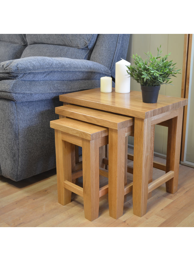 Richmond Oak Nest of 3 Coffee Tables